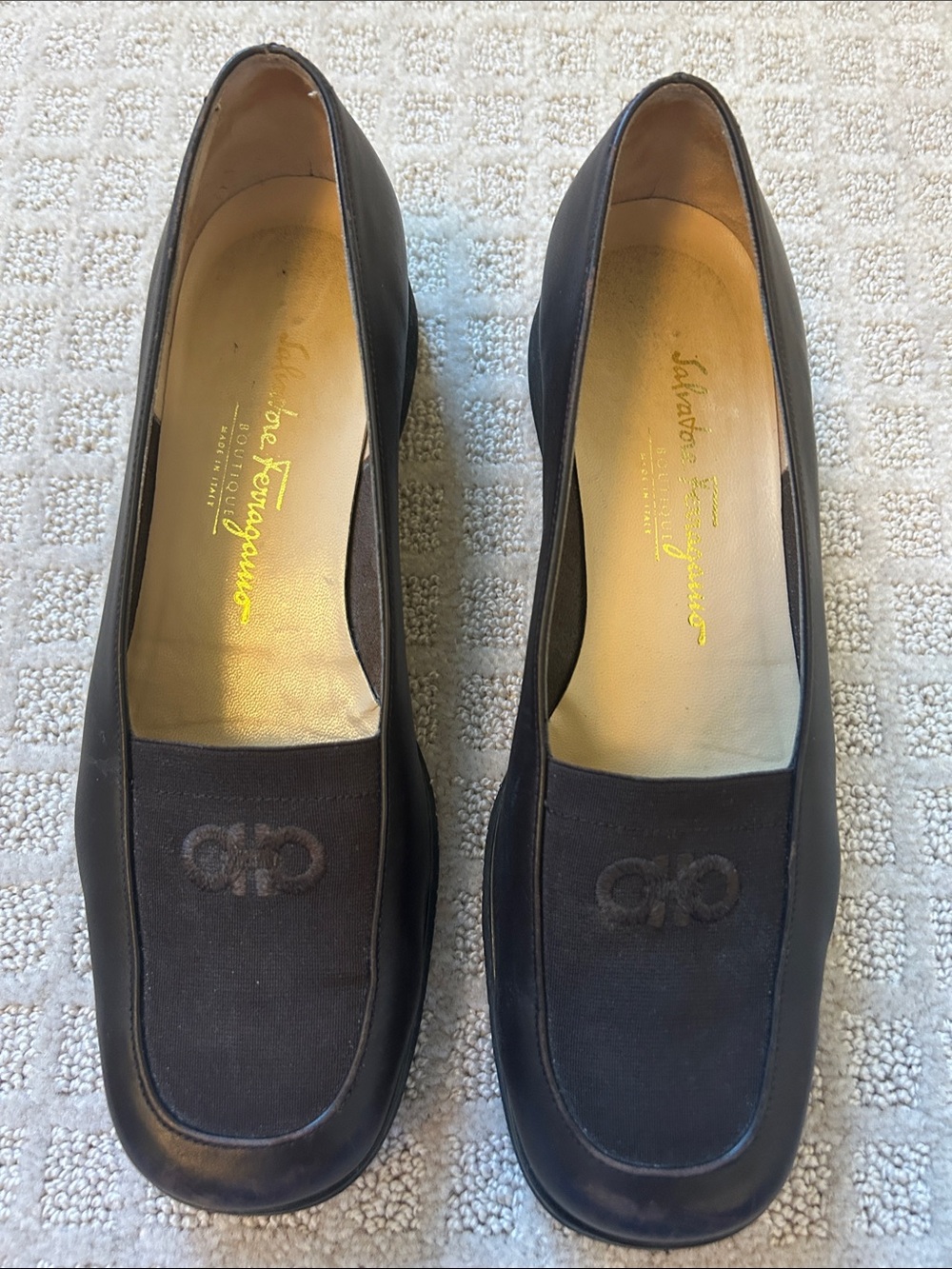 Salvatore Ferragamo Boutique - Brown Leather Flats - Size 10B